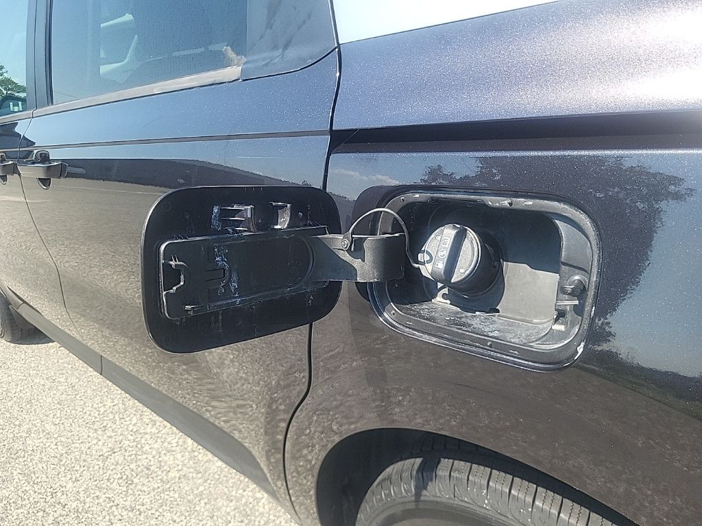 2022 Black Kia Carnival LX FWD Van