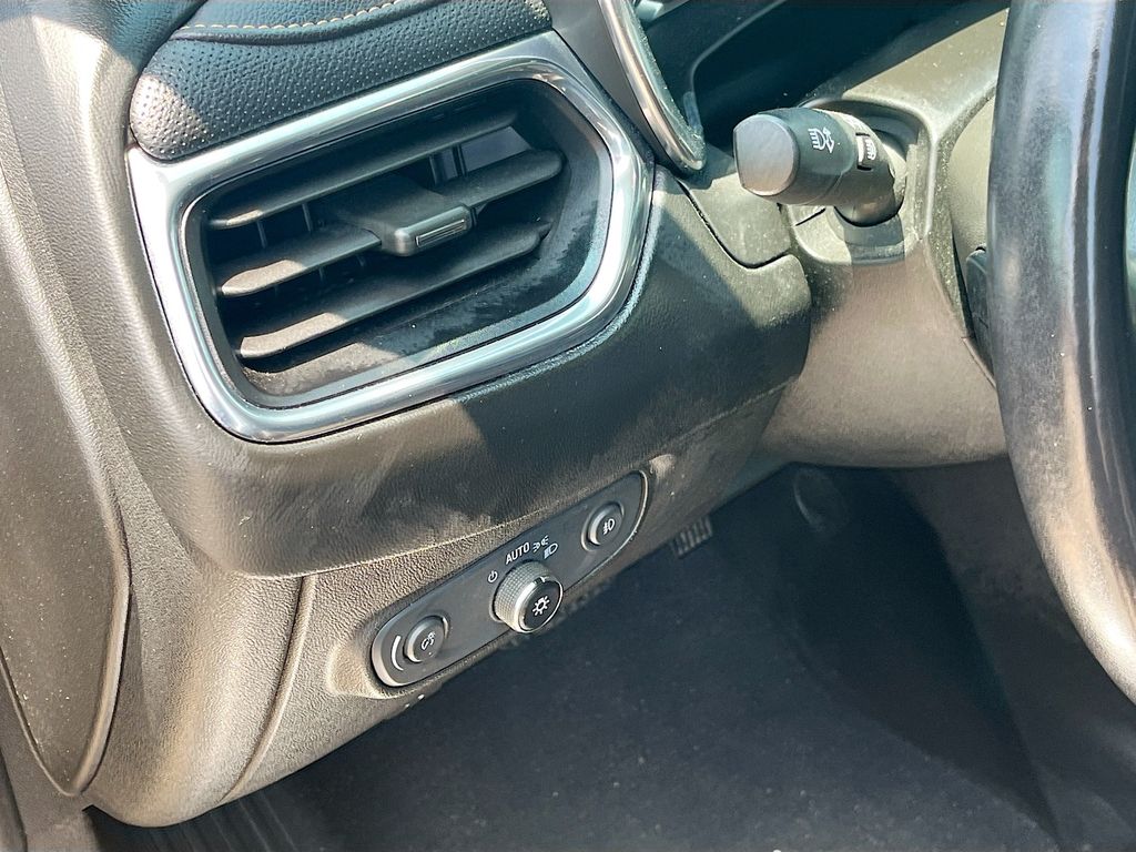 Used 2021 Black Chevrolet Premier image 10