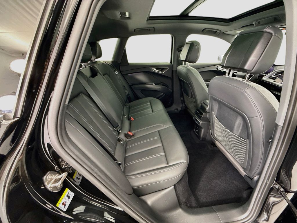 Thumbnail: 2024 Audi Q4 e-tron - 21