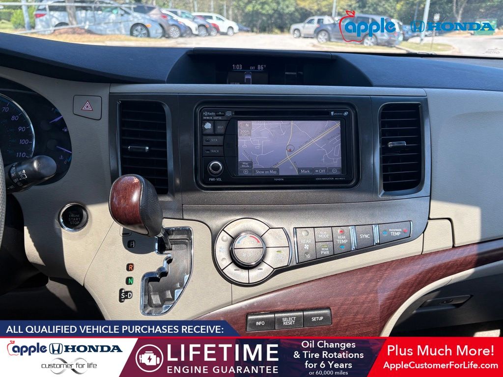 2014 Toyota Sienna XLE 7 Passenger