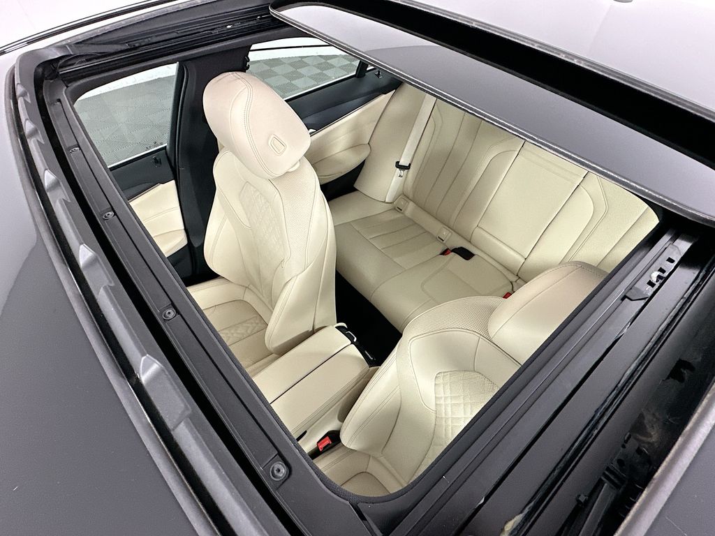 Thumbnail: 2023 BMW 5 Series - 22