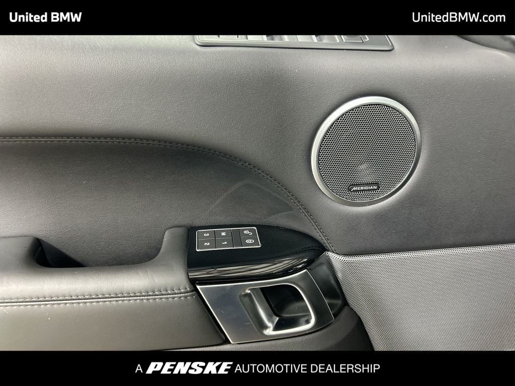 Thumbnail: 2016 Land Rover Range Rover Sport - 11