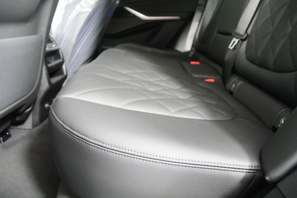 Thumbnail: 2026 BMW X5 - 15