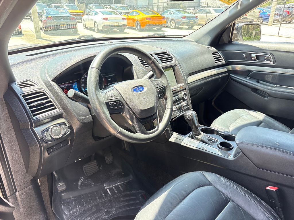 Used 2018 Silver Ford XLT image 6