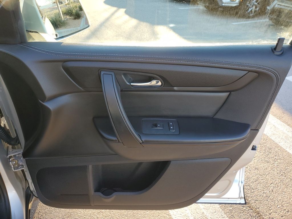 Used Car 2016 Chevrolet Traverse  Lt For Sale Under $15,000 In Austin, Texas