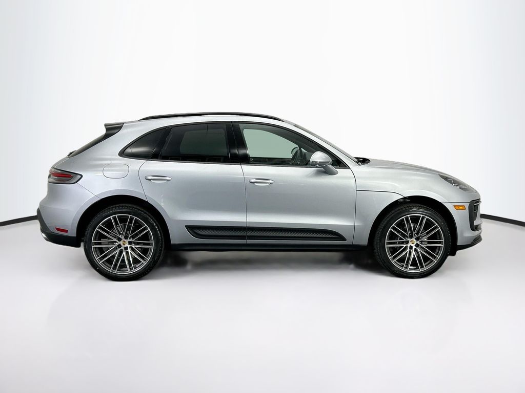 Thumbnail: 2026 Porsche Macan - 8