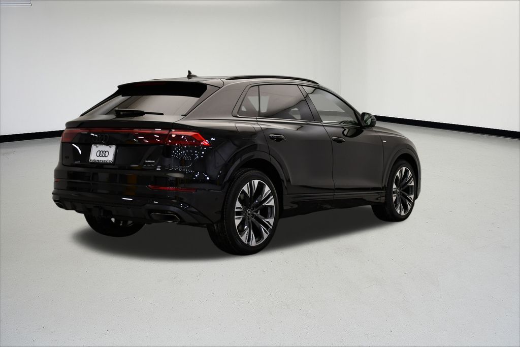 Thumbnail: 2026 Audi Q8 - 5