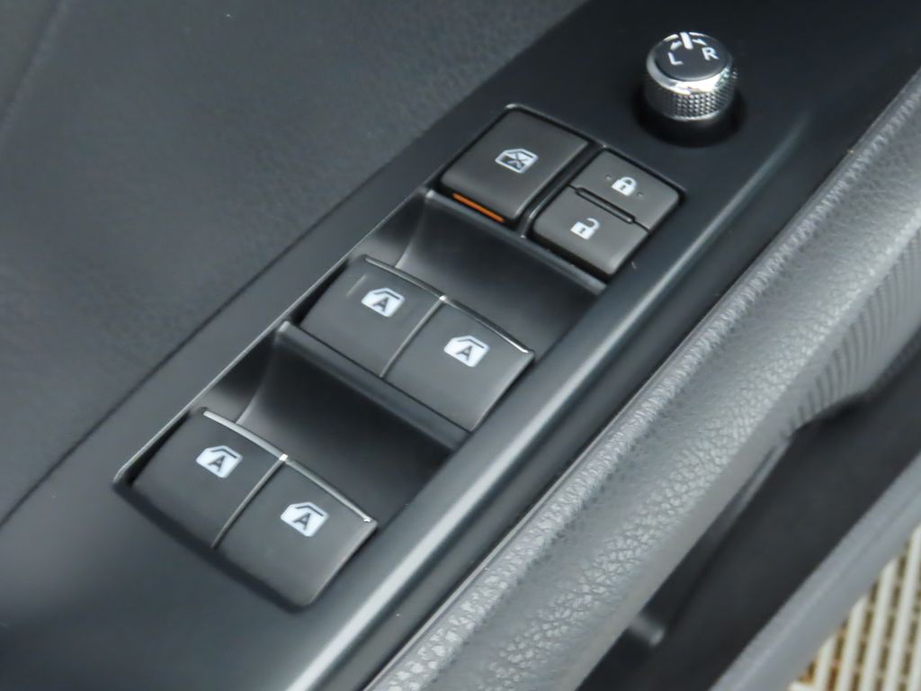 Thumbnail: 2019 Toyota Camry - 24