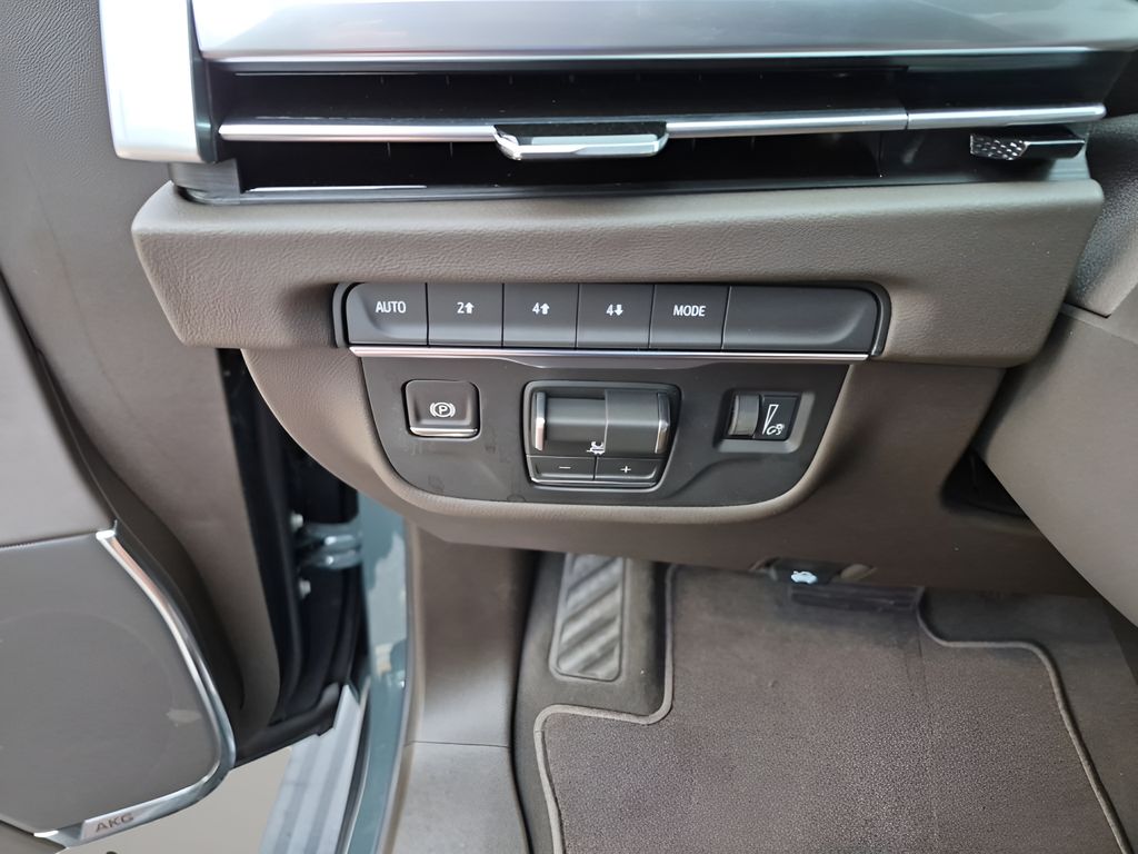 New 2026  Cadillac Luxury image 32