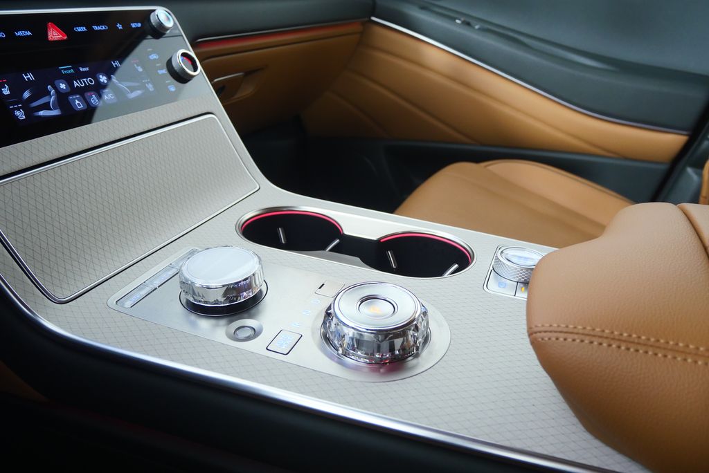 Thumbnail: 2025 Genesis GV80 - 26