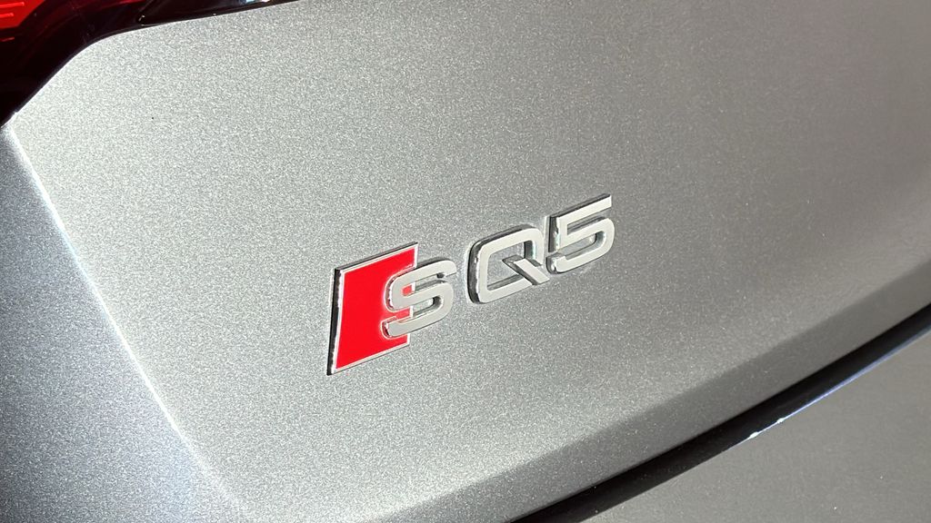 2022 Audi SQ5 Prestige 12