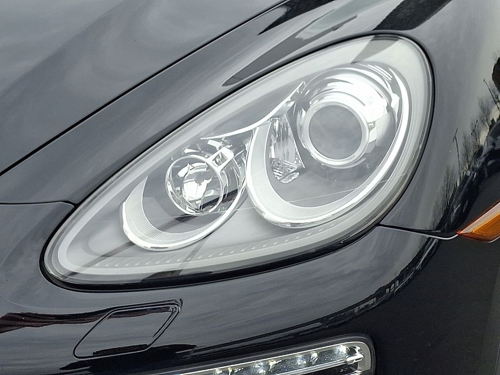 Thumbnail: 2014 Porsche Cayenne - 9