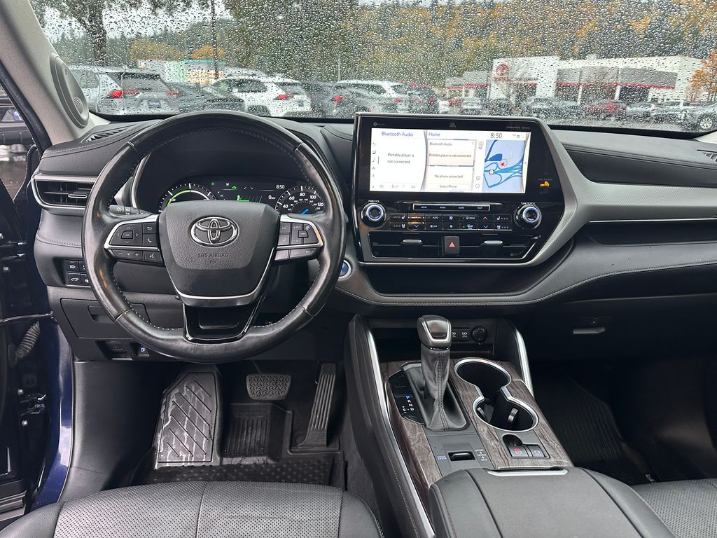 2021 Toyota Highlander Hybrid Platinum