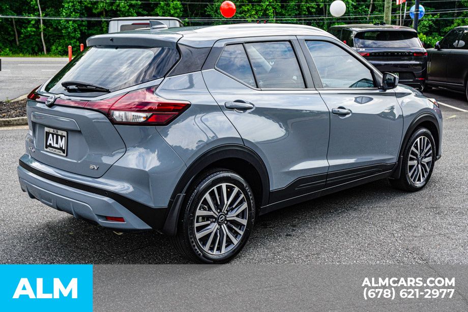 Used 2023 Gray Nissan SV image 6