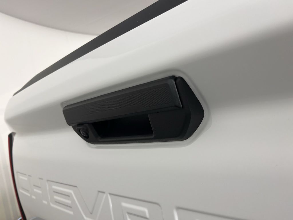 Thumbnail: 2026 Chevrolet Colorado - 18