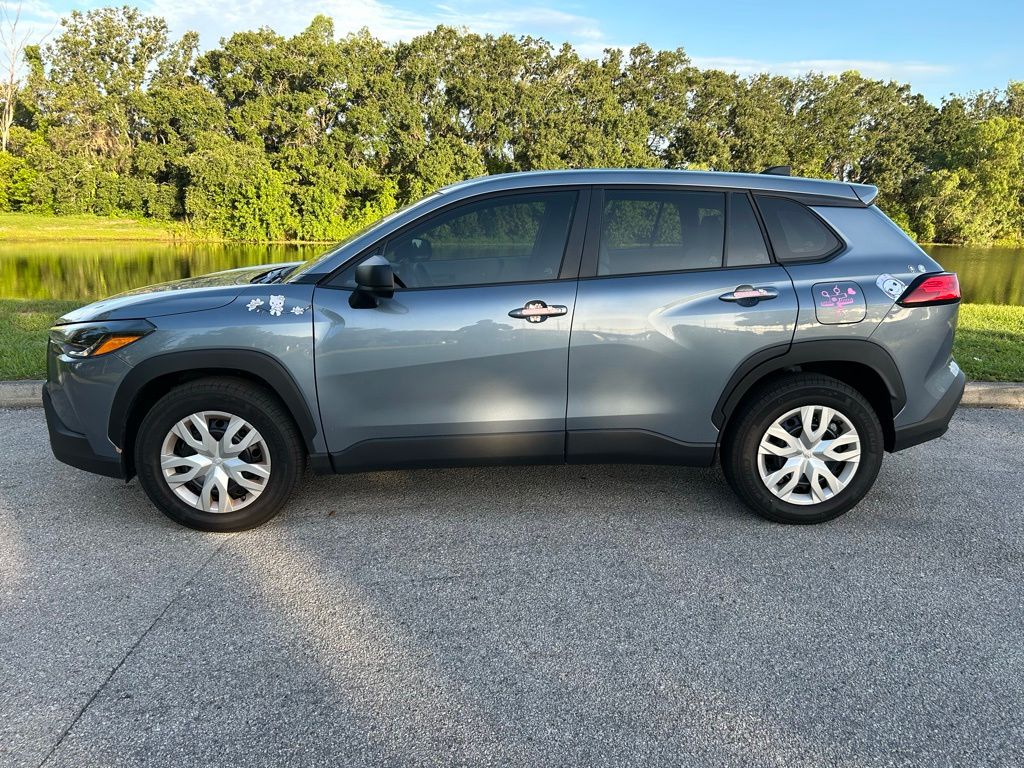 2024 Toyota Corolla Cross L 2