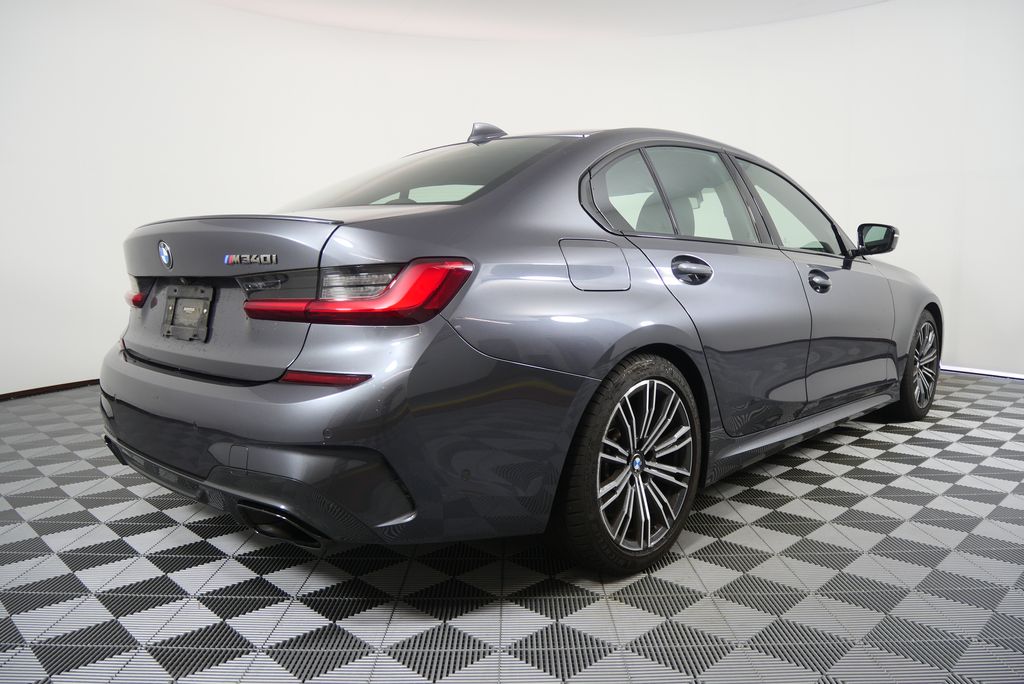 Thumbnail: 2021 BMW 3 Series - 3