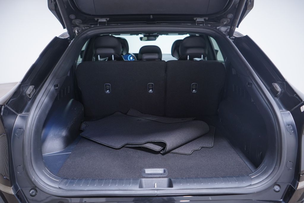 Thumbnail: 2022 Kia EV6 - 23