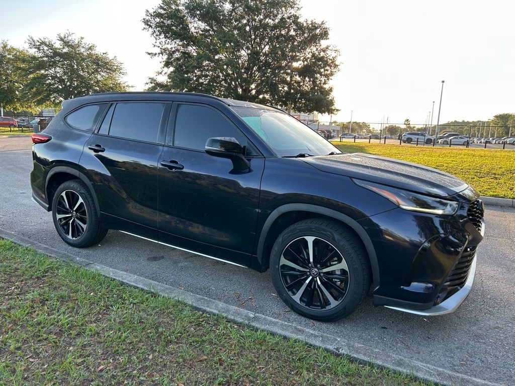 2022 Toyota Highlander XSE 7