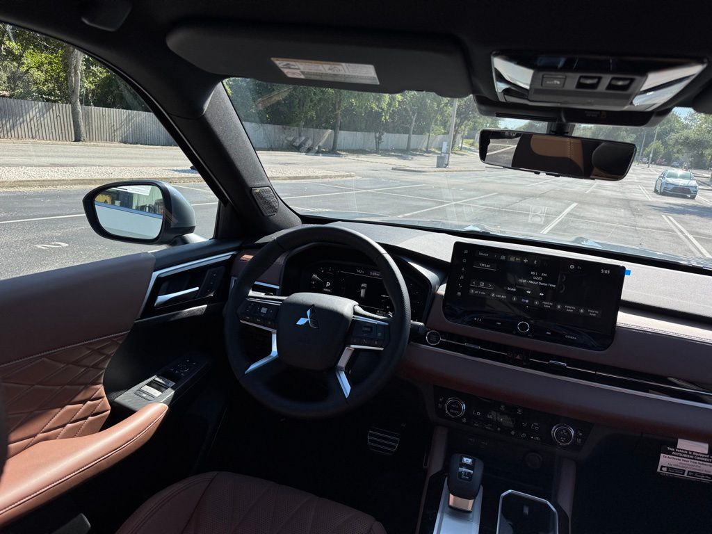 2025 Mitsubishi Outlander SEL photo 20