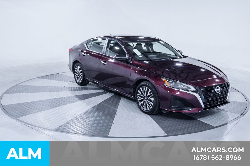Used 2025 Red Nissan 2.5 SV image 14