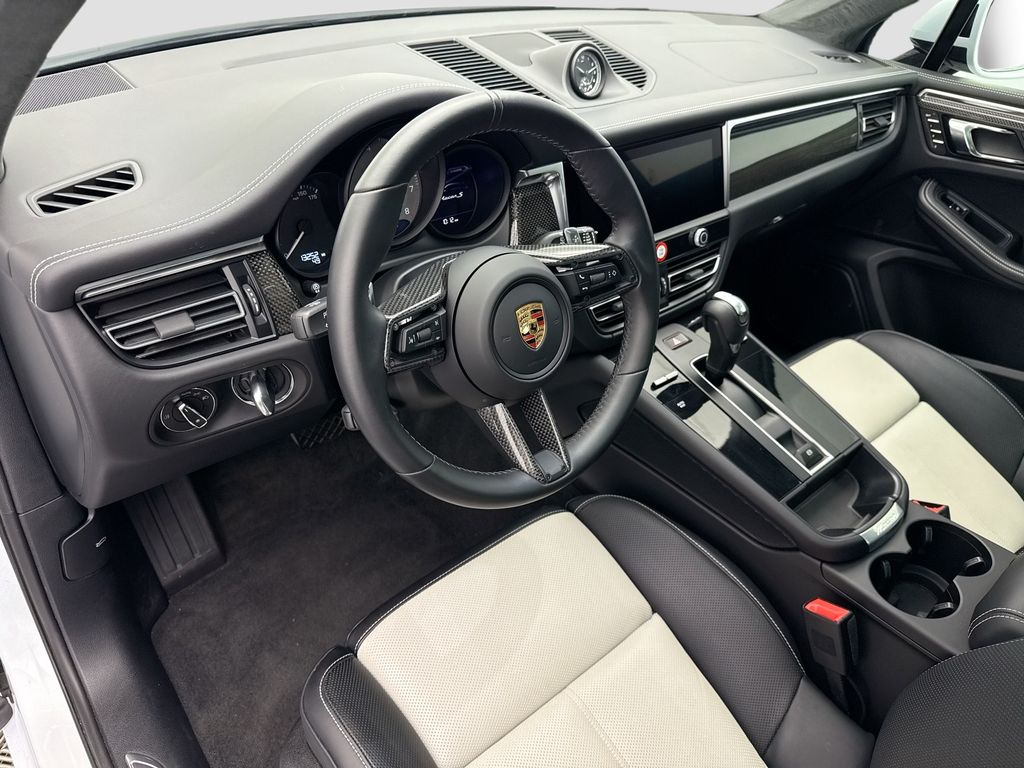 Thumbnail: 2024 Porsche Macan - 4