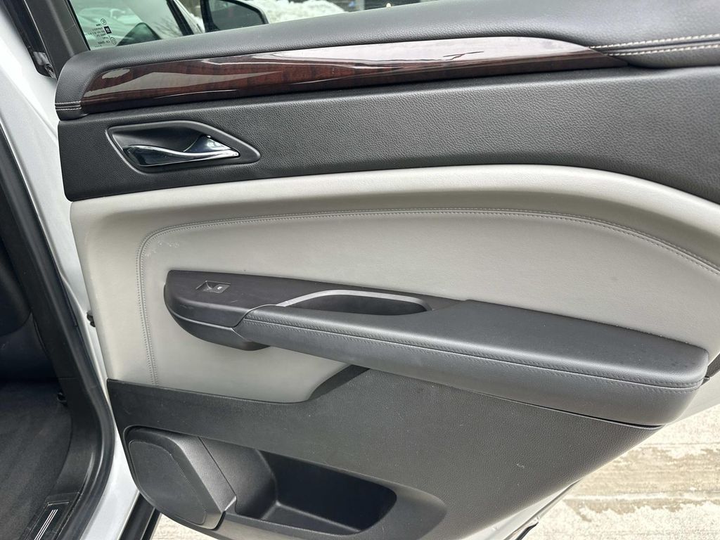 Thumbnail: 2010 Cadillac SRX - 22