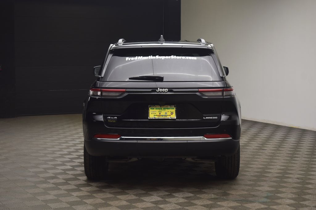 new 2026 Jeep Grand Cherokee car, priced at $37,883