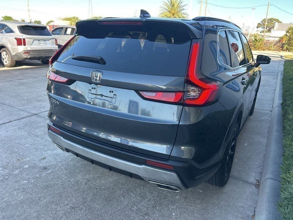 View vehicle photo 7