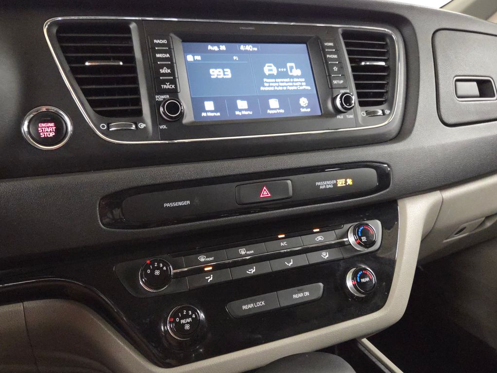 2021 Kia Sedona EX photo 23