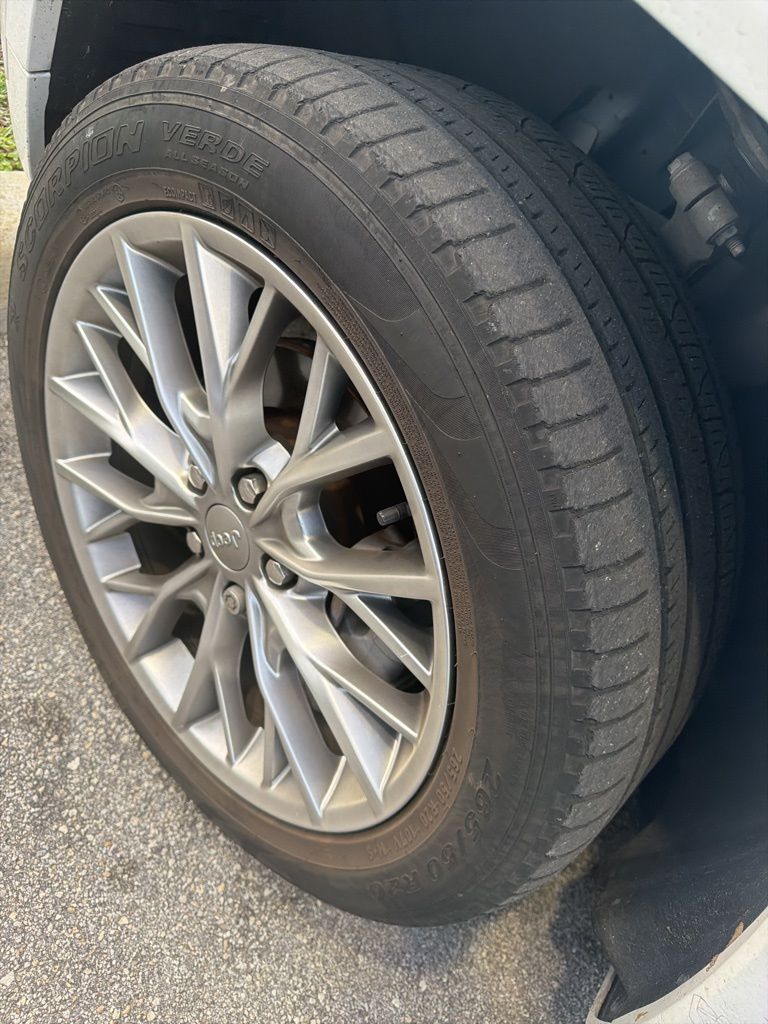 Used 2022 Bright White Clearcoat Jeep Summit image 10