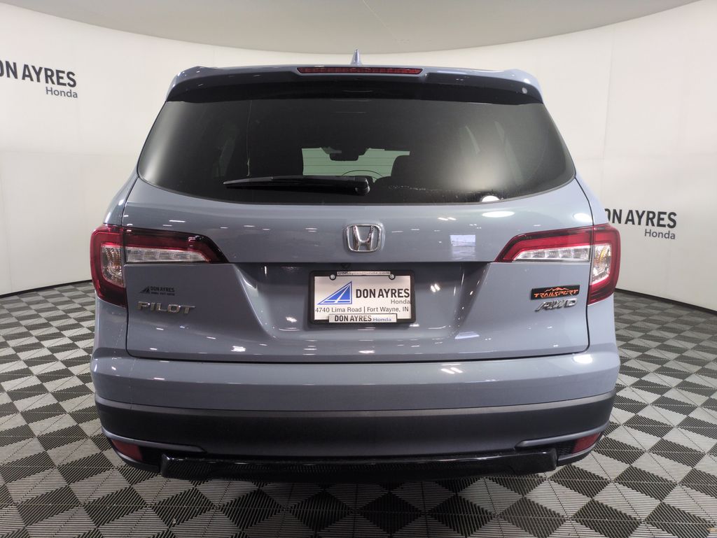 View vehicle photo 5