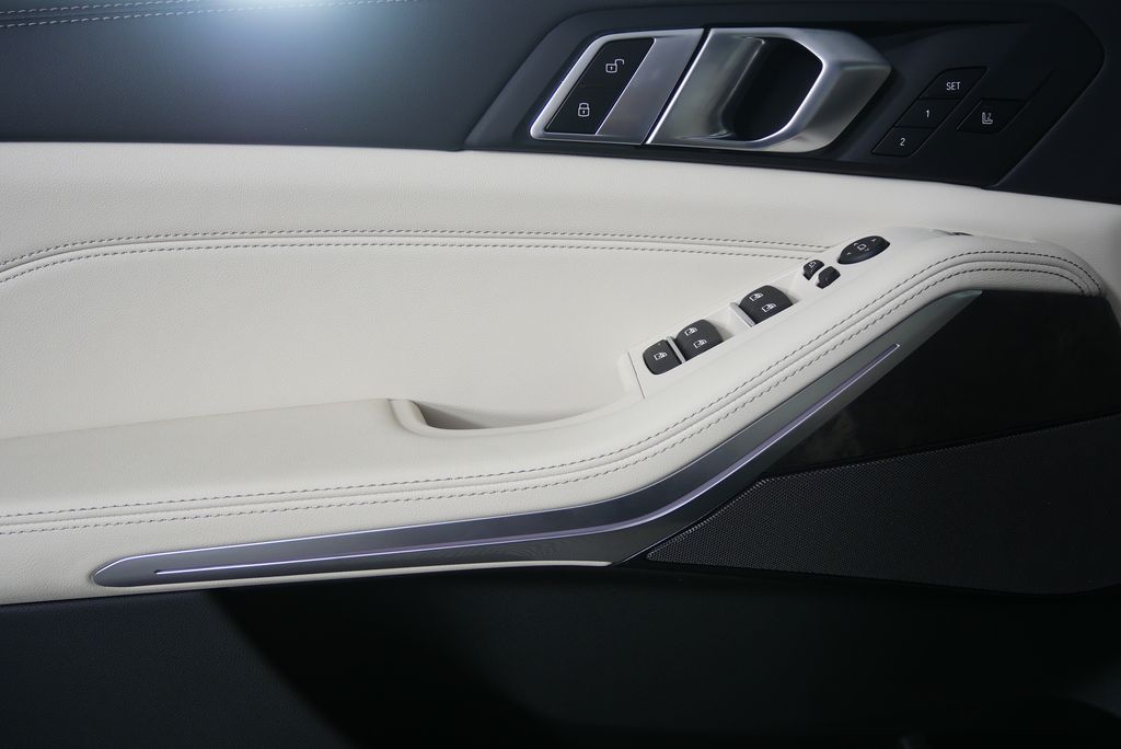 Thumbnail: 2026 BMW X5 - 9