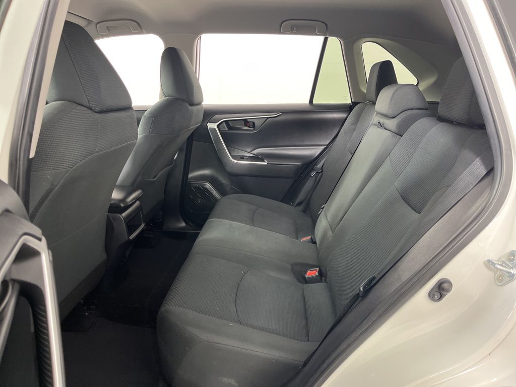 Thumbnail: 2021 Toyota RAV4 - 21