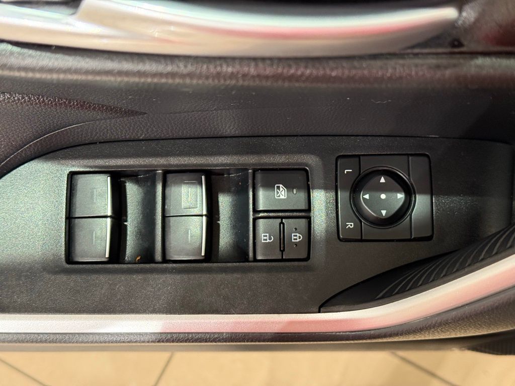 2024 Toyota RAV4 XLE 16