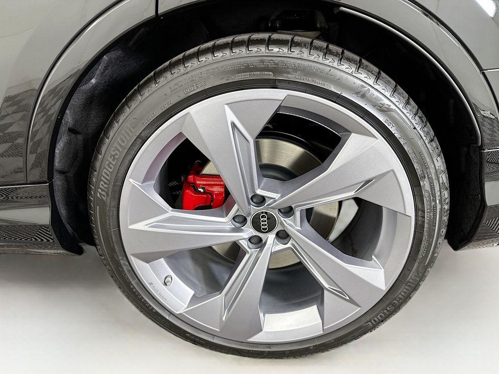 Thumbnail: 2026 Audi Q7 - 32