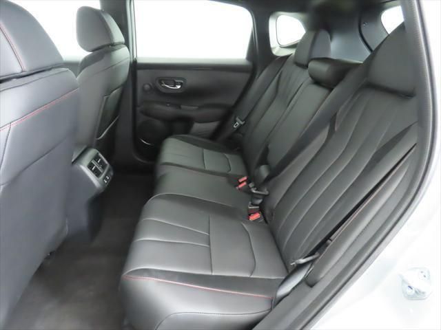 Thumbnail: 2025 Acura ADX - 21