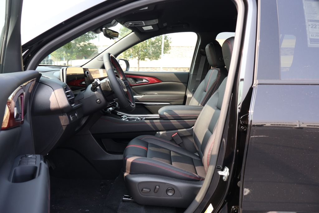 Thumbnail: 2026 Chevrolet Traverse - 14