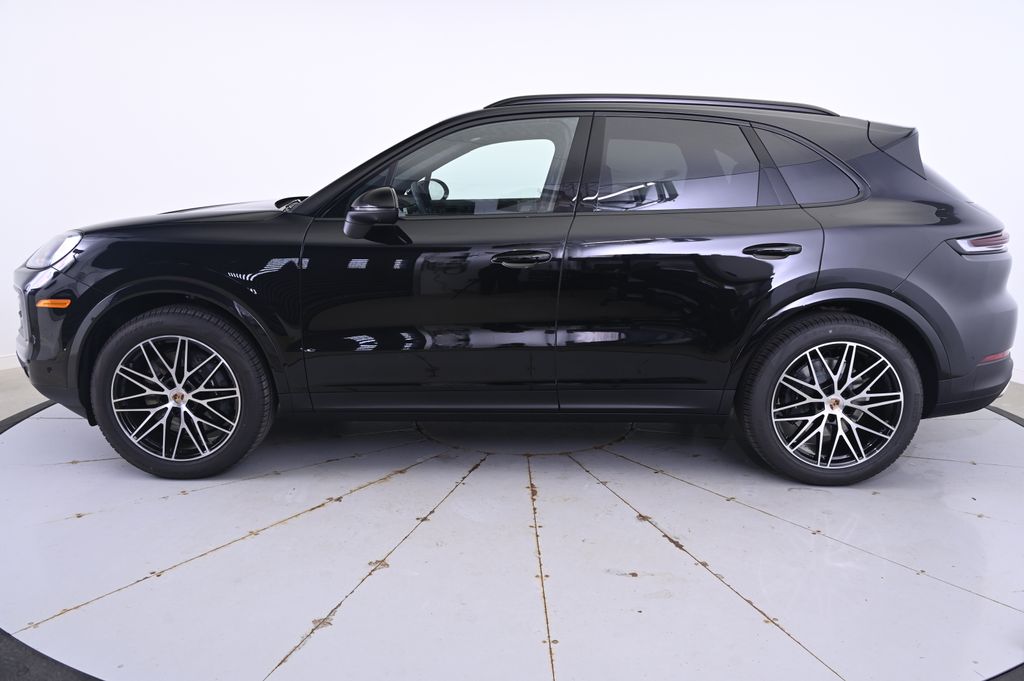Thumbnail: 2025 Porsche Cayenne - 2
