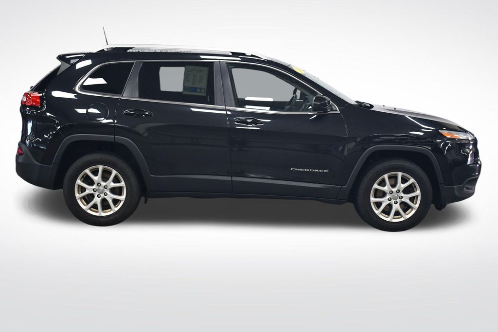 Thumbnail: 2016 Jeep Cherokee - 6