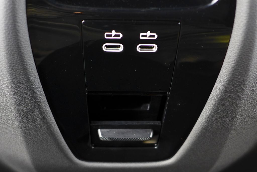 Thumbnail: 2023 BMW iX - 22