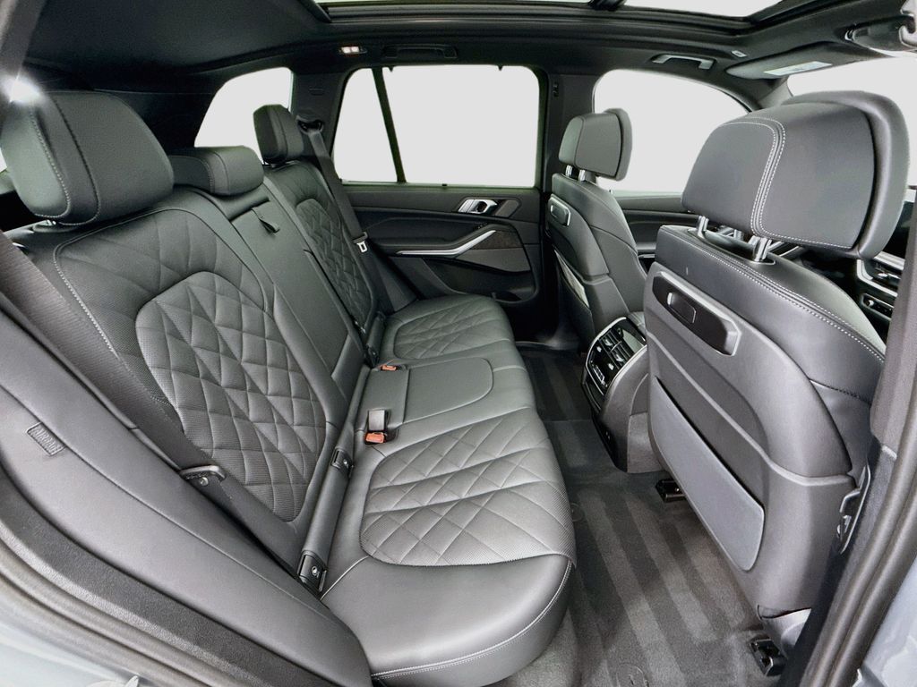 Thumbnail: 2026 BMW X5 - 21