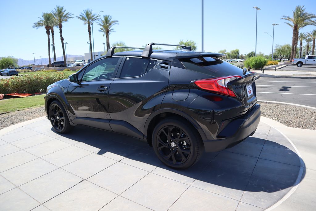 2022 Toyota C-HR XLE 7