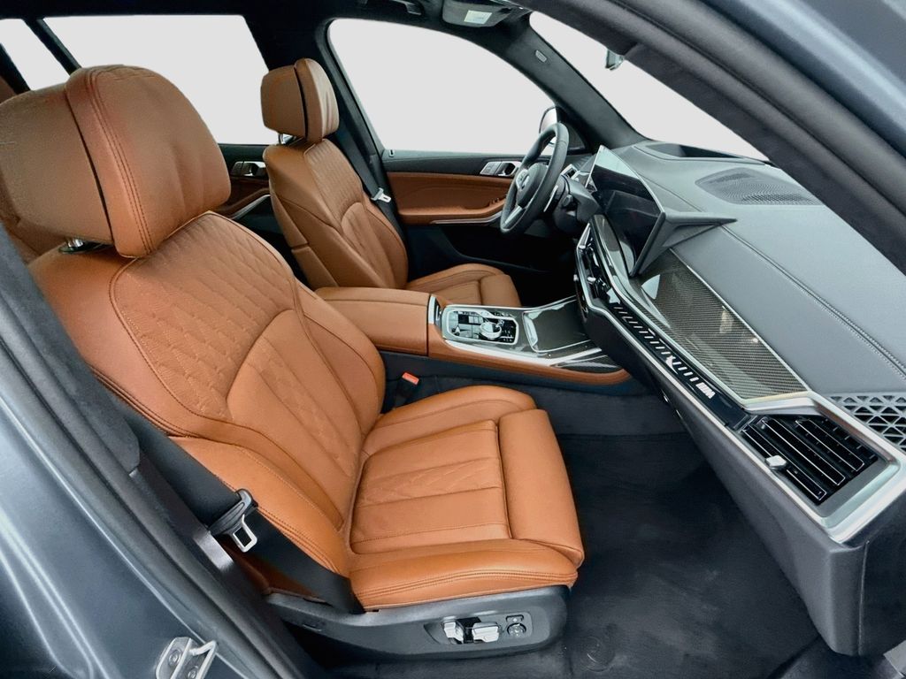 Thumbnail: 2027 BMW X7 - 19