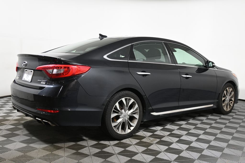 Thumbnail: 2015 Hyundai Sonata - 10