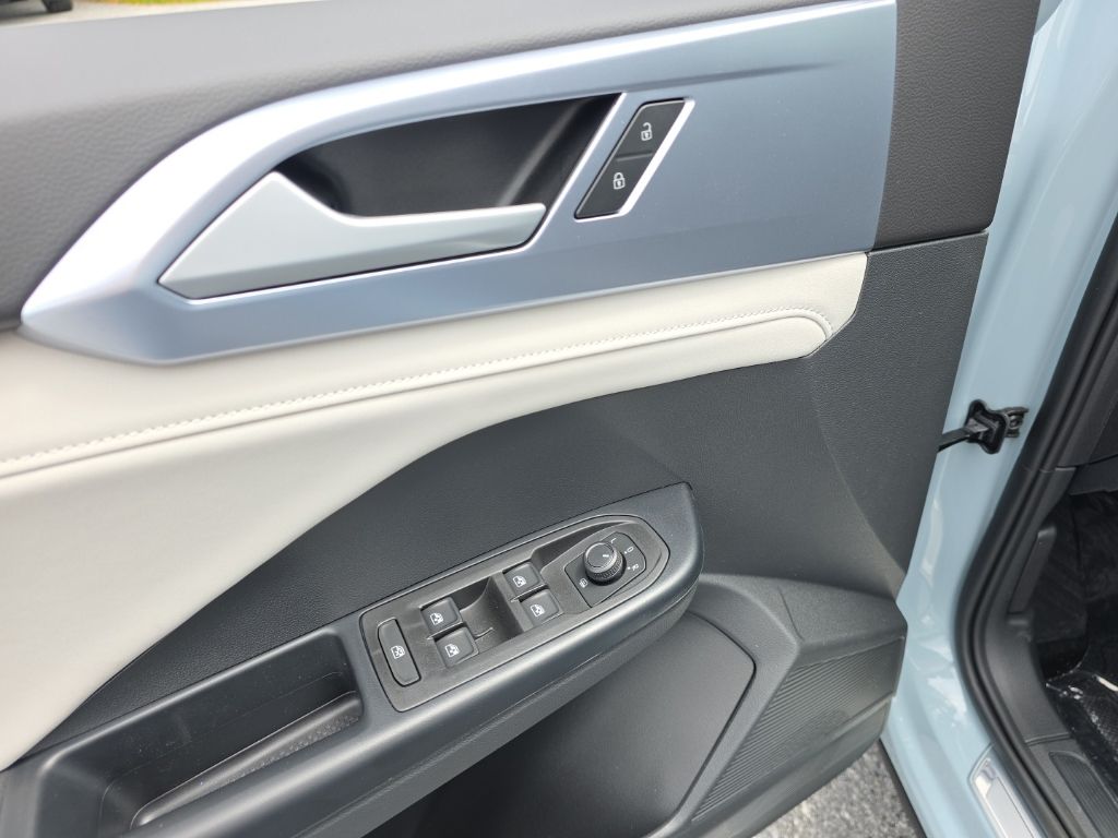 2026 Volkswagen Taos 1.5T SE Gray at Sutliff Volkswagen