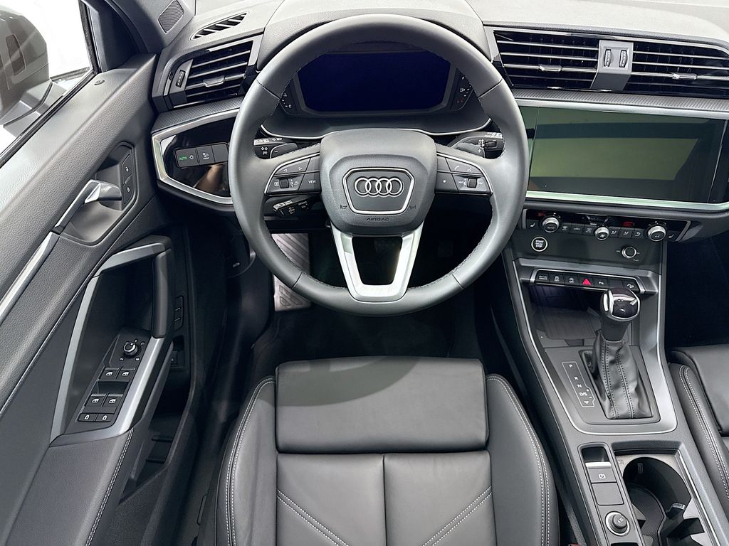 Thumbnail: 2025 Audi Q3 - 10