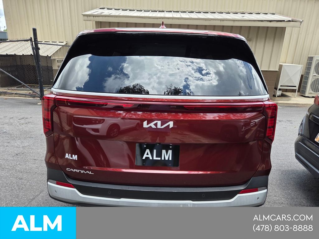 Used 2025 Red Kia LXS image 11