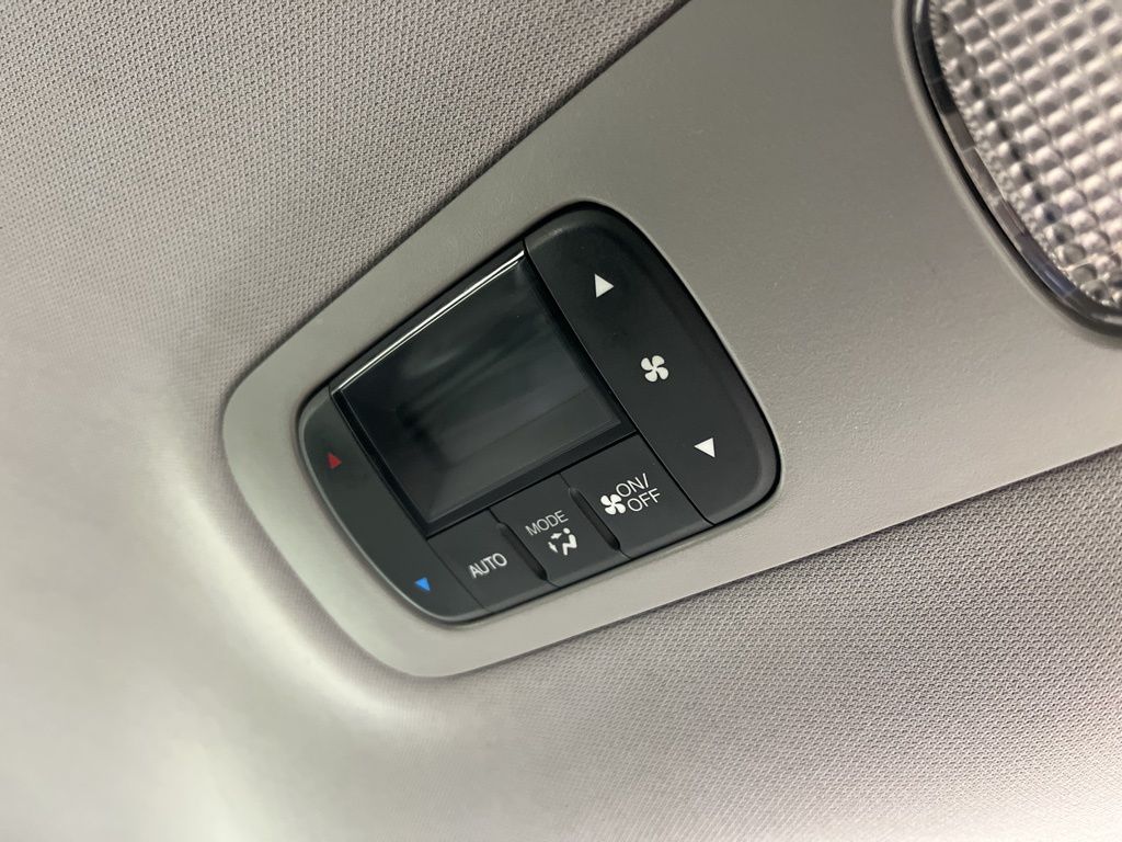 Thumbnail: 2018 Honda Odyssey - 19