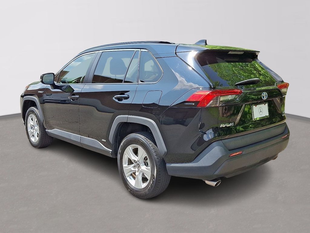2021 Toyota RAV4 XLE 6